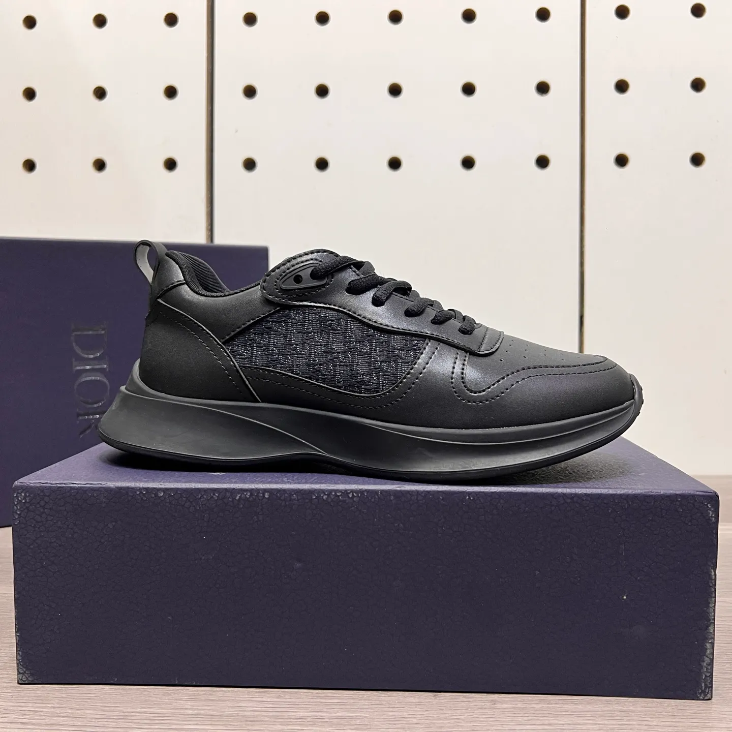 Men's Men's Shoes 💰: 400💰《Dior》The latest and most popular casual shoes, top brand [seduce] luxury~purchase, top~quality. [Strong] The upper is made of imported breathable cowhide with material ➕ breathable sheepskin feet (•) and fine workmanship. Original stylish and stylish soft rubber wear-resistant foreskin outsole, light and comfortable on the foot, size: 38-44, (customized 45, 46), five colors available